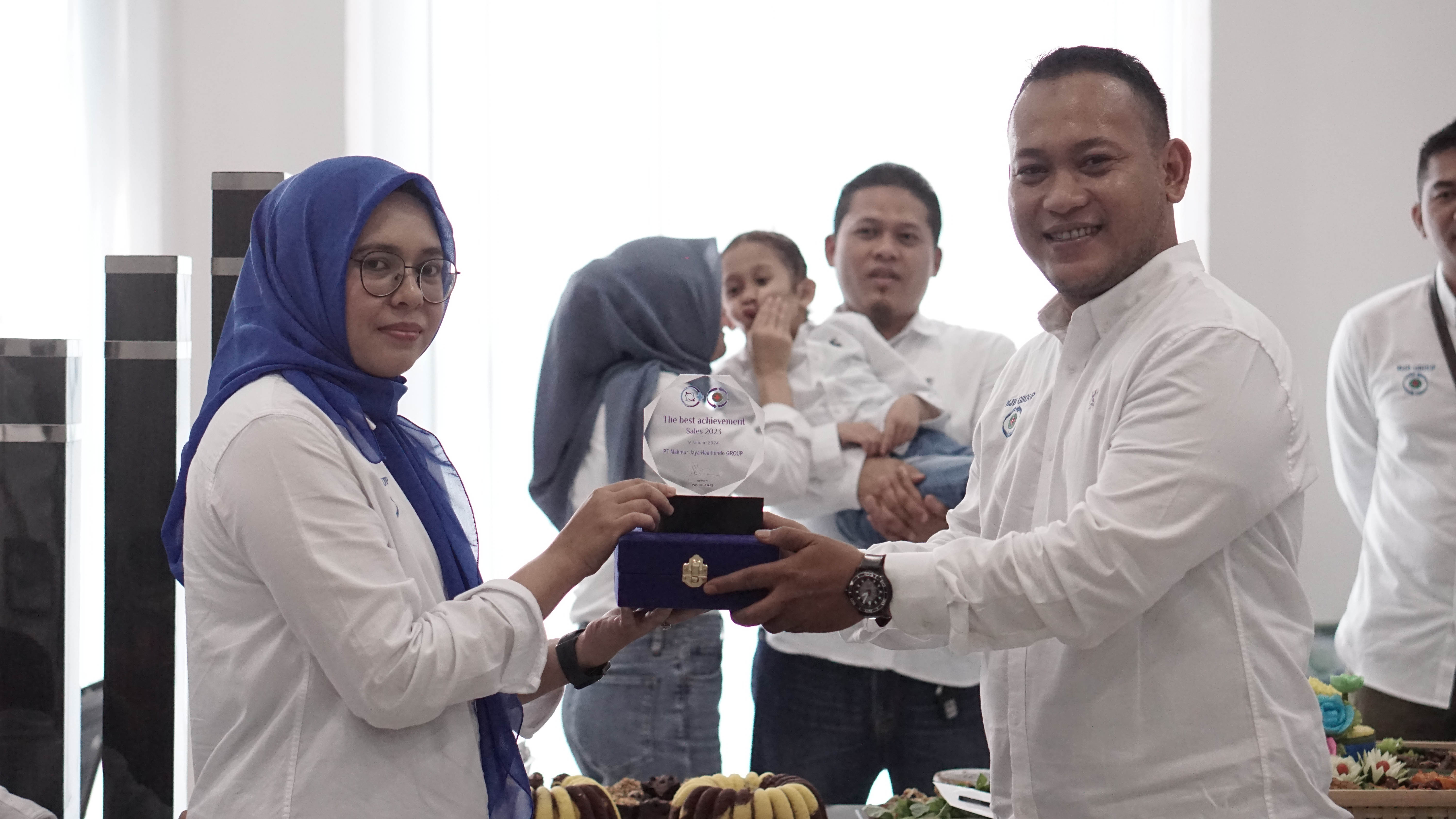 Annual meeting & birthday celebration PT. MAKMUR JAYA HEALTHINDO 2024